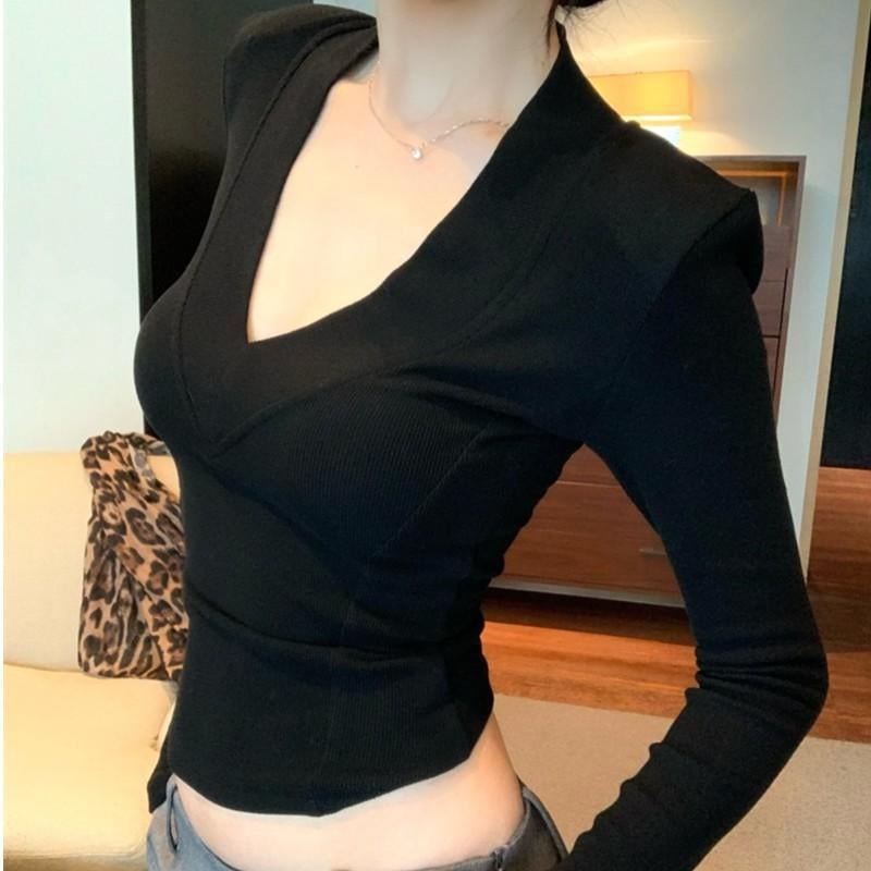 Tricou din catifea cu două fețe Mousse, decolteu în V, croială slim, broderie, viscoză