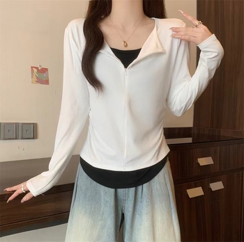 Tricou cu fermoar, mâneci lungi, decolteu în V, poliester, detaliu de colaj