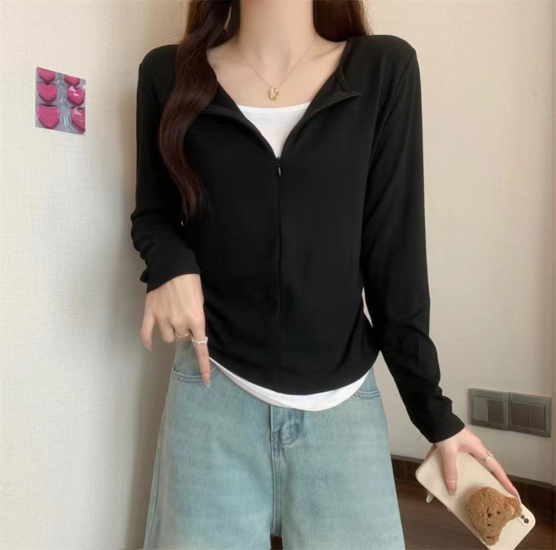 Tricou cu fermoar, mâneci lungi, decolteu în V, poliester, detaliu de colaj