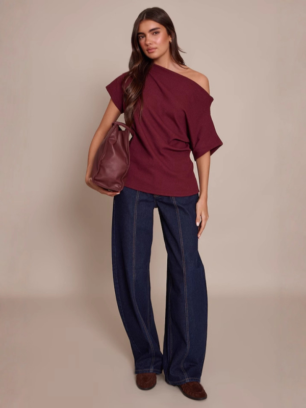 Majica s otvorenim ramenima i kosim ramenima, kratki rukav, jednobojna, 95% poliester, opuštena silueta, jesen 2025