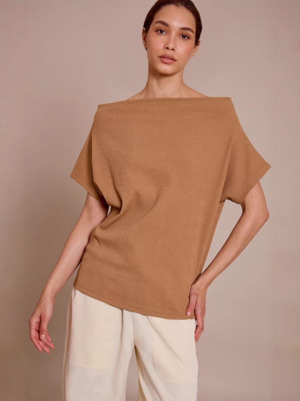 Majica s otvorenim ramenima i kosim ramenima, kratki rukav, jednobojna, 95% poliester, opuštena silueta, jesen 2025