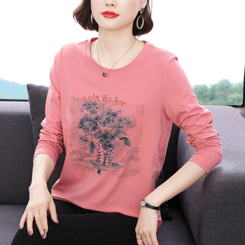 Naiste puuvillase ja polüesteri segust T-särk, lühikeste käistega, V-kaelusega, ühtne muster, pikkus 50–65 cm, kontoristiil