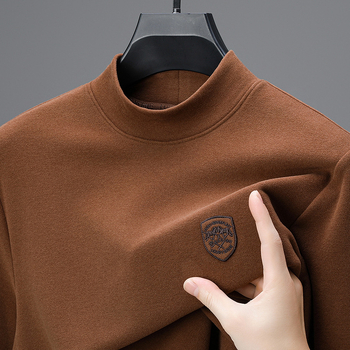 Pamutkeverék anyagú póló hímzett emblémával, kerek nyakú, hosszú ujjú, ősz-téli szezonra