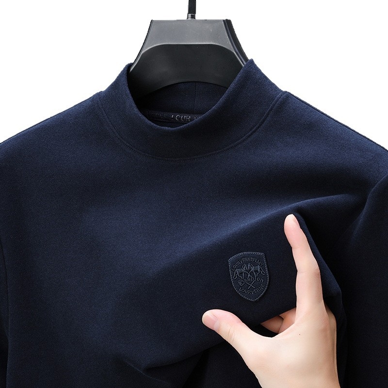 Pamutkeverék anyagú póló hímzett emblémával, kerek nyakú, hosszú ujjú, ősz-téli szezonra