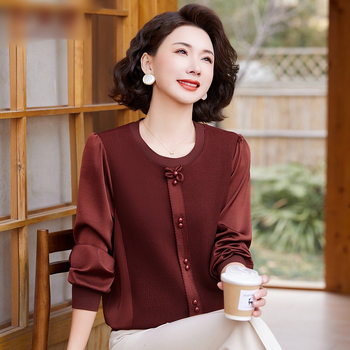 Naistele mõeldud pikkade varrukatega kootud top, ümmarguse kaelaga, polüester üle 95%, sügisel 2025 väljaanne, elegantne igapäevane stiil.