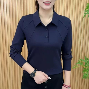 Oversize női T-shirt V-nyakkal, hímzéssel, hercegnő-stílusú ujjak, viszkóz anyag, tavasz 2025