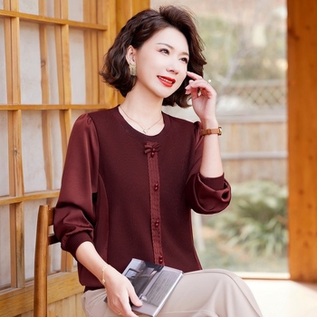 Pikkade varrukatega kudumine top kevadeks 2025 — puuvill-poliesteri kangas, trükk, ümmargune kaelus, tavaline pikkus (50–65 cm), lihtne stiil