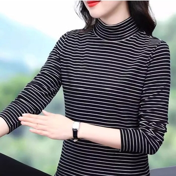 Tricou cu țesătură plată, viscoză, croială oversize, guler V, mâneci prințesă