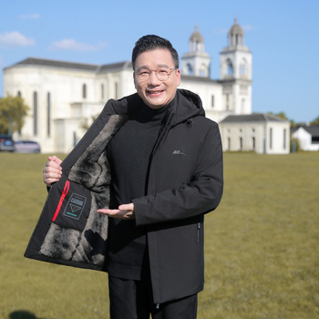 Geacă bărbătească din poliester, cu umplutură fleece și căptușeală, glugă, grosime mare, guler înalt, fermoar, buzunare laterale