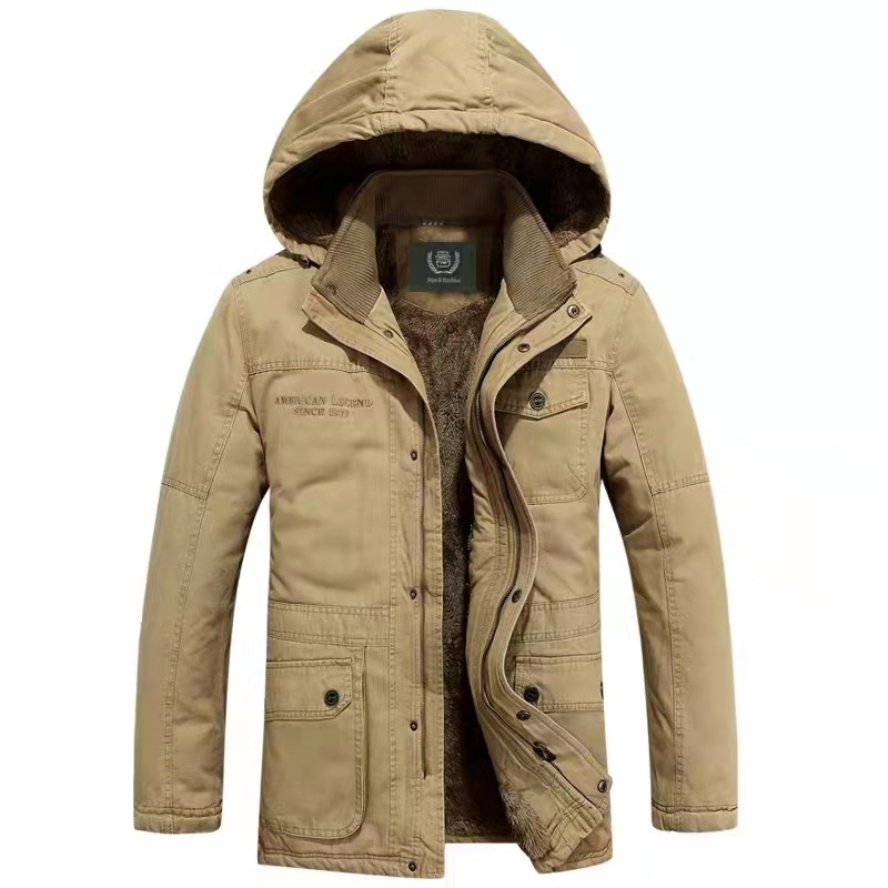 Ανδρικό χειμερινό παλτό από βαμβάκι με φλις επένδυση, κουκούλα, χαλαρή γραμμή, φερμουάρ και πολλές τσέπες.