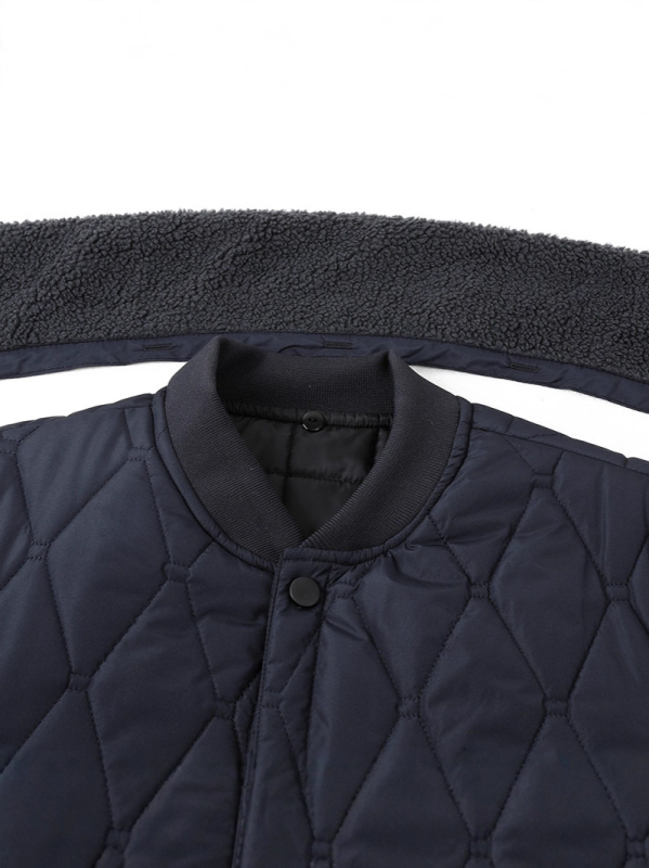 Bavlnená prešívaná bunda, výplň: imitácia hodvábno-pamäť, golier Lapel, zapínanie jedným gombom, voľný strih