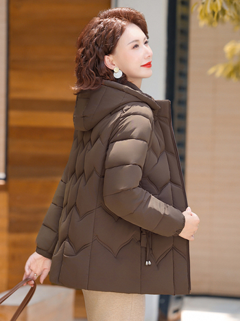 Női rövid dzseki pufi-pamut töltettel, poliészter anyag, kapucni, cipzár, középhosszú, vastag szigetelés