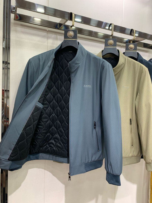 Muška zimska jakna s debelim poliesterskim punjenjem, stojeći ovratnik, zatvarač