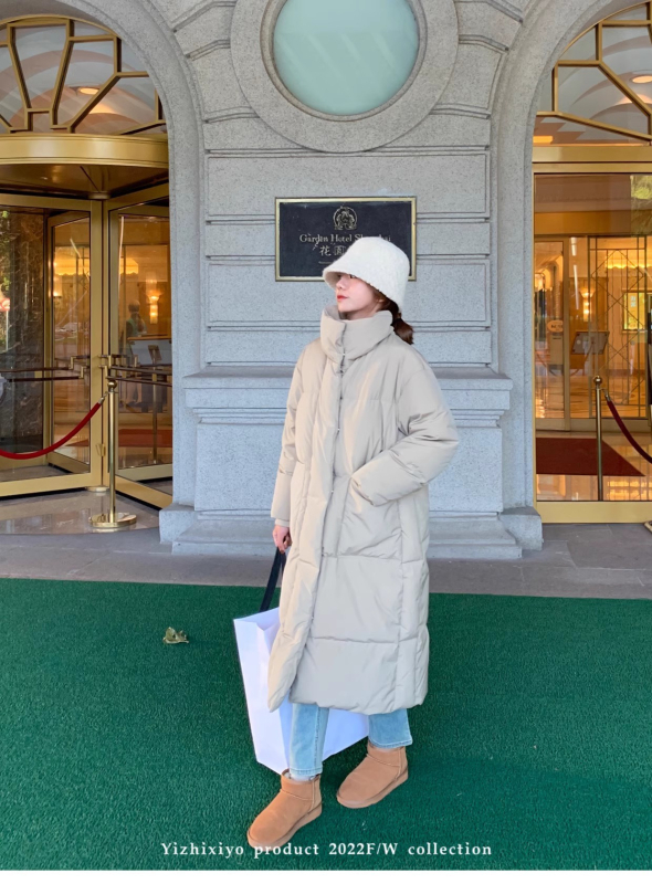 Női poliészter-pamut töltésű téli kabát, derekat szorító dizájn, álló gallér polo, városi stílus, vastag töltet; Töltet: poliészter-pamut; Fő anyag: poliészter ≥95%; Ujj: Princess ujj