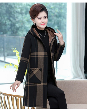 Kapuccnis pamut-puf kabát, vastag téli meleg, középméretű hossz, koreai lazító stílus; töltet: poliészter-pamut; külső anyag: poliészter; mintázat: geometrikus