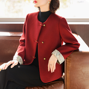 Κοντό παλτό από συνθετική γούνα, Πολυεστέρας 90–95%, Στρογγυλός λαιμός, Μπροστινό κλείσιμο με τρία κουμπιά