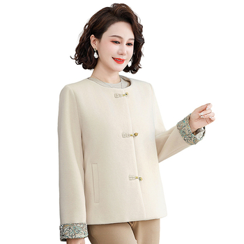 Κοντό παλτό από συνθετική γούνα, Πολυεστέρας 90–95%, Στρογγυλός λαιμός, Μπροστινό κλείσιμο με τρία κουμπιά