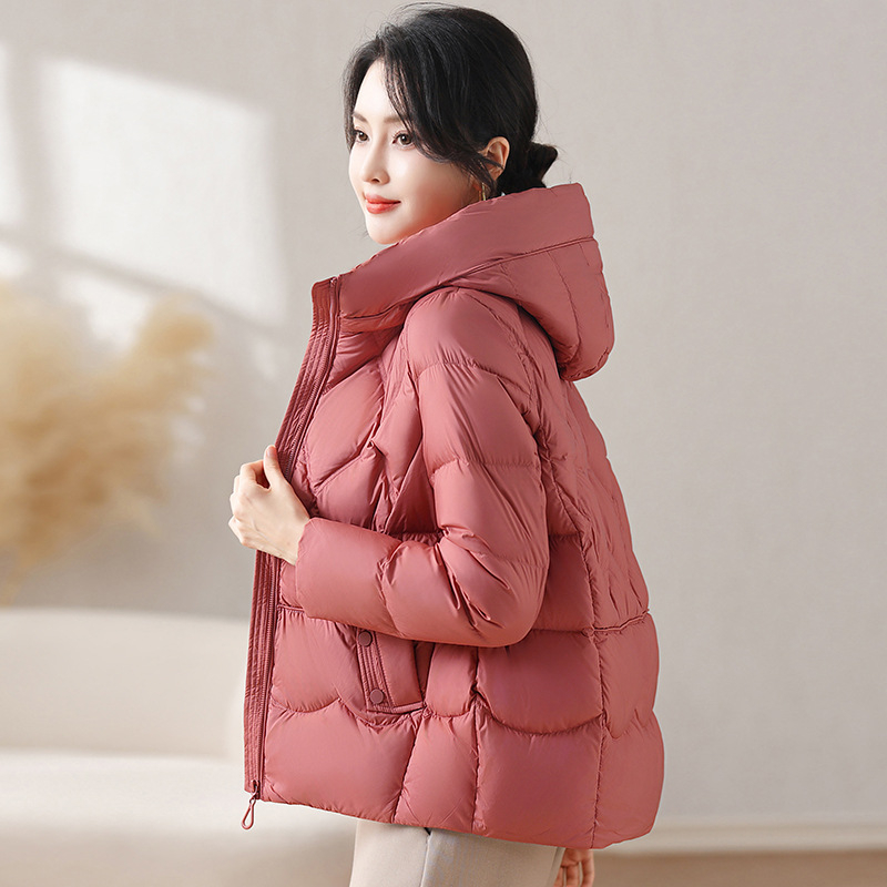 Női pehelydzseki lazított szabásban, vastag téli kabát, fehér kacsa pehely 86–90% tartalom, töltet 101–200 g, poliészter anyag