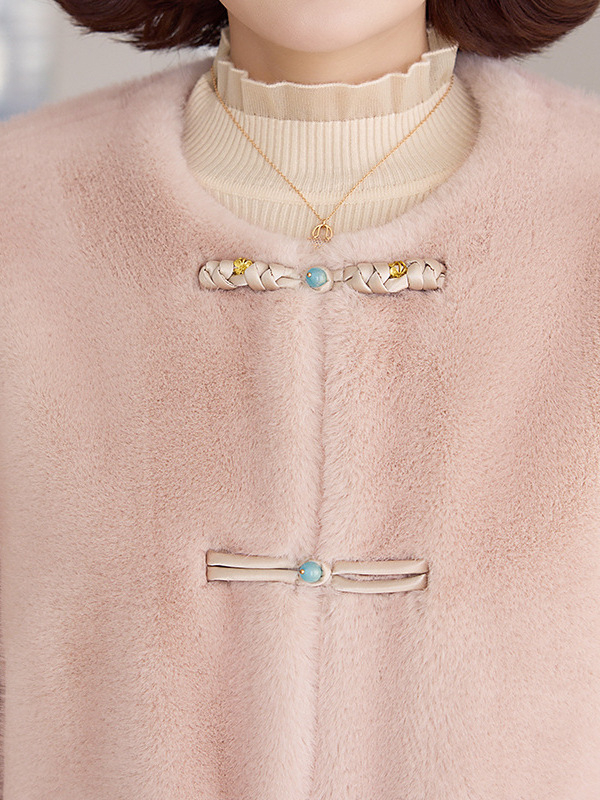 Paltas su dirbtiniu mink velvetu, užsegamas sagos, poliesteris 90–95%, vidutinio ilgio 50–65 cm, be lyginimo