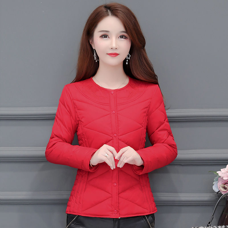 Ženska ultra kratka jakna s punom od pačjih perja, sadržaj perja 51-55%, debeli chenille materijal, glavni materijal spandex, uski kroj, okrugli ovratnik
