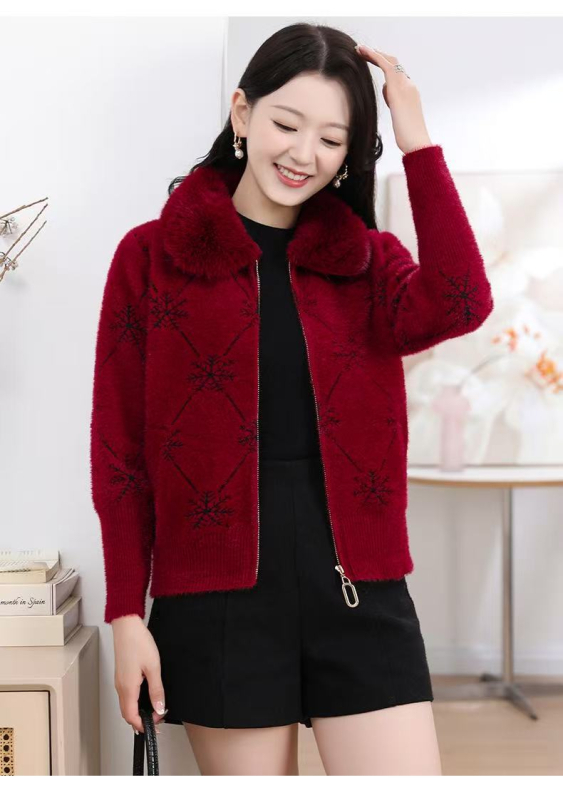 Megztas miesto paltas su dirbtinės minkso kailio apykakle, užtrauktuku, gėlių raštu, poliesterio audinys