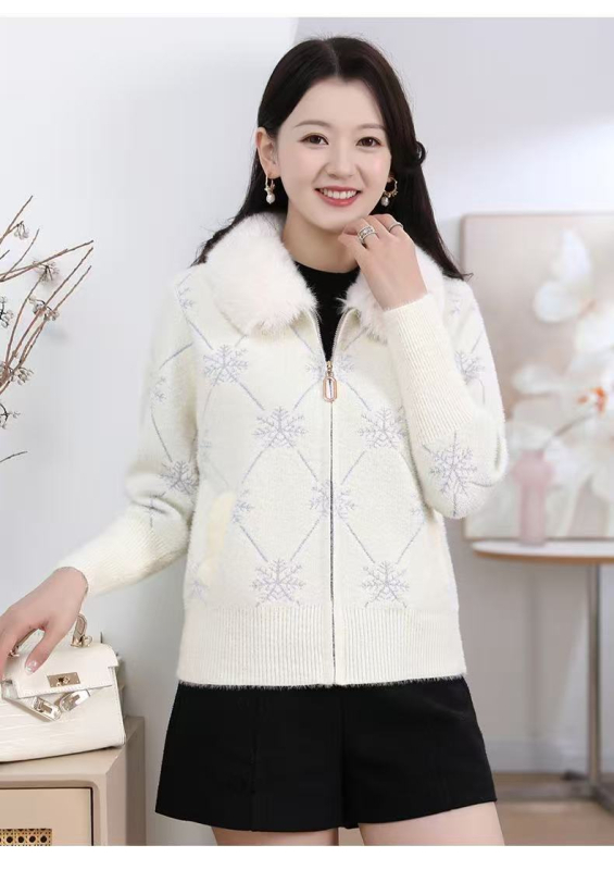 Megztas miesto paltas su dirbtinės minkso kailio apykakle, užtrauktuku, gėlių raštu, poliesterio audinys