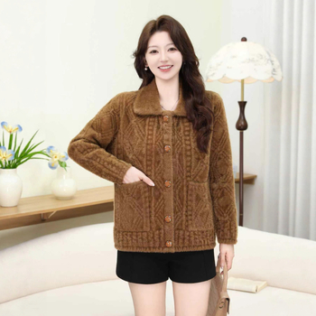 Megzta švarkas su imitacija norkos kailio, nailonas 50–70% ir poliesteris iki 30%, geometrinis raštas, kasdienio japonų‑korėjiečių stiliaus