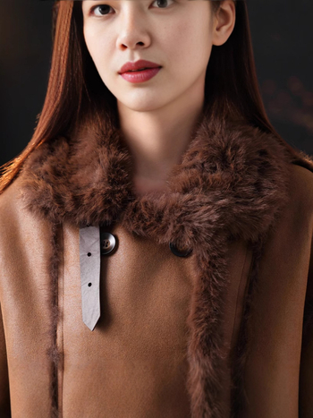 Moteriška All-in-One striukė su sintetine kailio efektu, Yiyi xunong, poliesterio pluoštas (>95%), 2025 m. ruduo, miesto elegantiškas stilius.