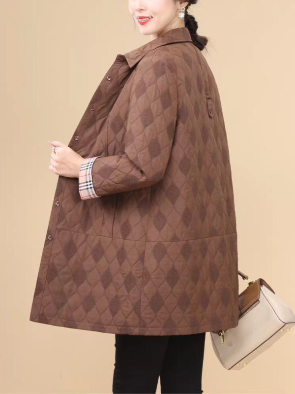 Moterų trench coat, ilgas siluetas 80–100 cm, elegantiškas miesto stilius, poliesteris >95%, ruduo 2025