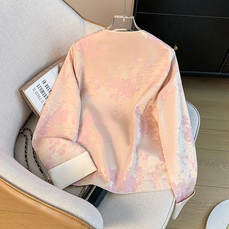 Elise šilko arbatinis švarkas, Mulberry šilkas 70–80%, poliesteris ≤30%, žakardas, V kaklas