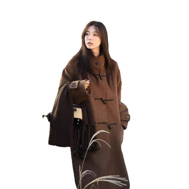 Palton de femei din lână cu model 3D, 70-80% lână și sub 30% alpacă, guler în V, închidere cu nasturi pe un singur rând, lungime extinsă, mâneci lungi