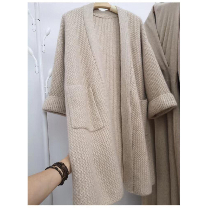 Vuneni kardigan s V-izrezom, dugog kroja, opuštena silueta, gradski stil
