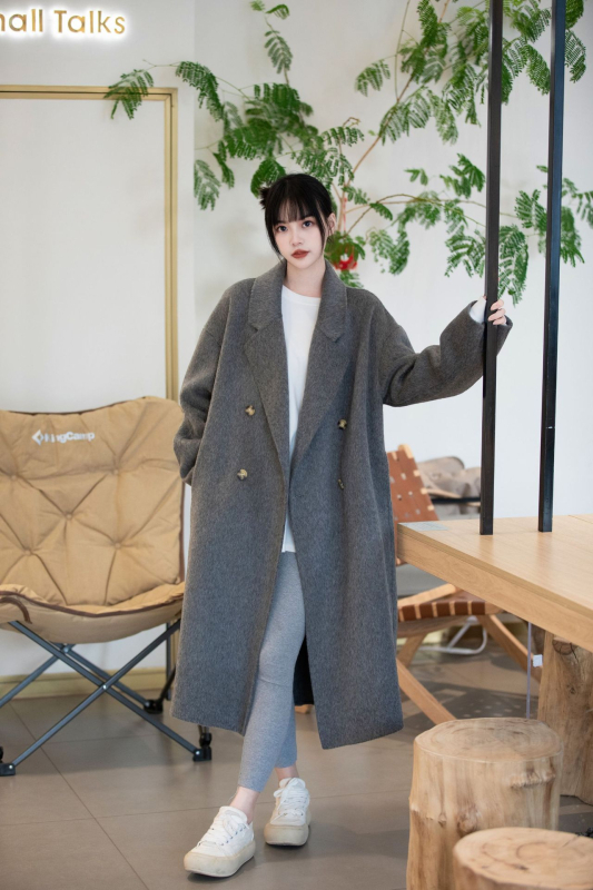 Dámsky vlnený kabát - voľný strih, predĺžená dĺžka, sakó golier, jednofarebný vzor, obsah vlna 95%+