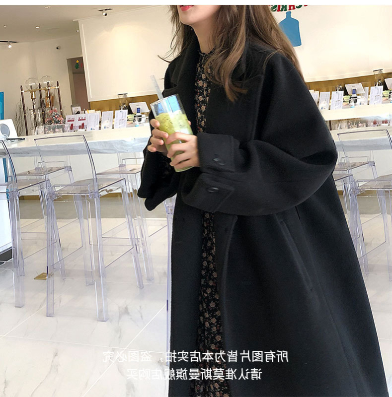 Женско палто от вискоза, монохромен модел, съдържа 70–80% вискоза, дълги ръкави, костюмна яка, уличен хипстър стил.