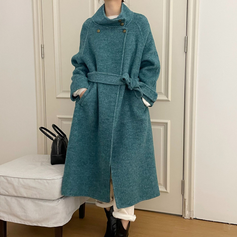 Palton damă din lână reversibil, guler înalt, stil pelerină, lungime lungă, închidere prin șnur, lână 90–95%