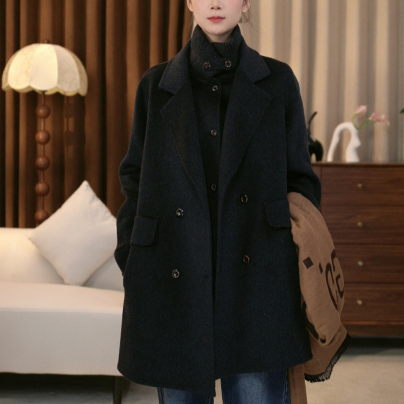 Palton din lână pentru femei, guler înalt, închidere frontală cu nasturi pe un rând, croială lejeră