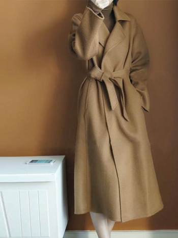 Palton de femei din lână, lungime medie, guler de sacou, închidere cu un nasture, culoare solidă