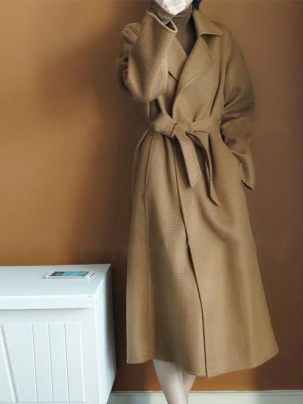 Palton de femei din lână, lungime medie, guler de sacou, închidere cu un nasture, culoare solidă