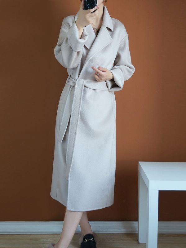 Palton de femei din lână, lungime medie, guler de sacou, închidere cu un nasture, culoare solidă