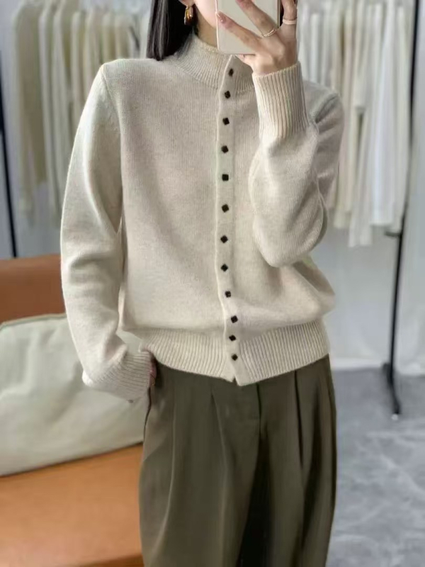 Ženski cardigan pulover, ovčja vuna s elastanom, jednobojan, polu-visoki ovratnik, kopčanje u jednom redu, uski kroj