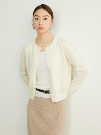 Cardigan din lână Merino, grosime medie, guler rotund, mâneci lungi, lungime 50–65 cm