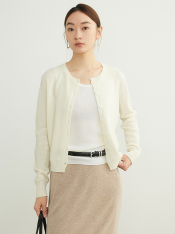 Cardigan din lână Merino, grosime medie, guler rotund, mâneci lungi, lungime 50–65 cm