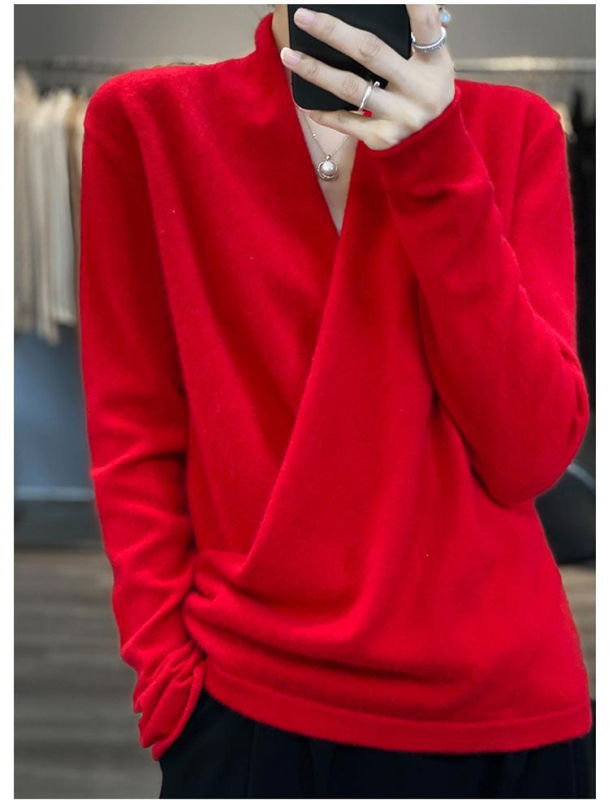 Pulover din lână cu guler în V încrucișat, croi lejer, mâneci lungi, lungime obișnuită