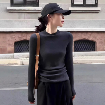 Ženski pulover od vunene smjese, uski kroj, polovično visok ovratnik, dugi rukavi, jesen 2024