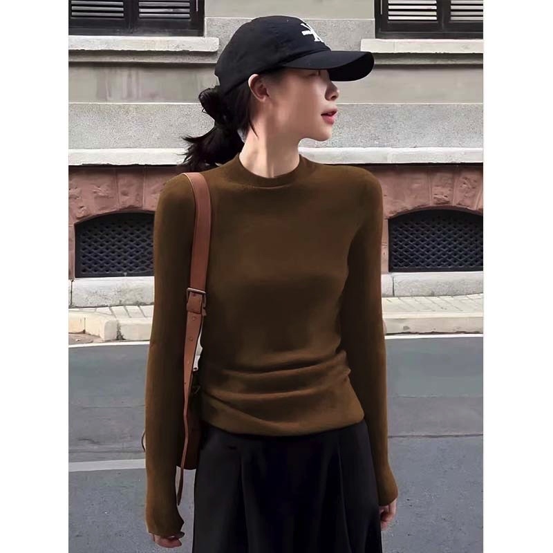 Ženski pulover od vunene smjese, uski kroj, polovično visok ovratnik, dugi rukavi, jesen 2024