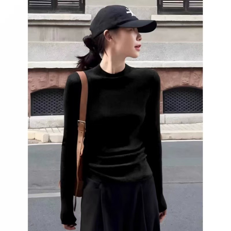 Ženski pulover od vunene smjese, uski kroj, polovično visok ovratnik, dugi rukavi, jesen 2024