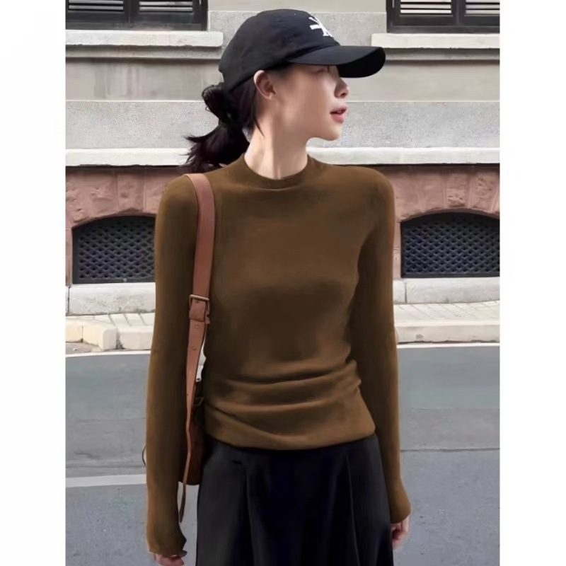 Ženski pulover od vunene smjese, uski kroj, polovično visok ovratnik, dugi rukavi, jesen 2024