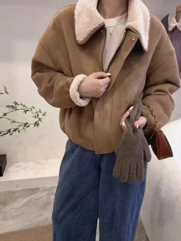 Jachetă din piele întoarsă, ultra-subțire, mâneci lungi, rever, fermoar, croială lejeră, iarnă 2025