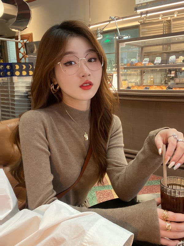 Pulover tricotat de damă din bumbac, half-turtleneck, mâneci lungi, croială scurtă ≤40 cm, conținut principal de țesătură 30–50%