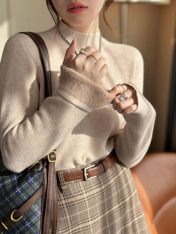 Pulover tricotat de damă din bumbac, half-turtleneck, mâneci lungi, croială scurtă ≤40 cm, conținut principal de țesătură 30–50%